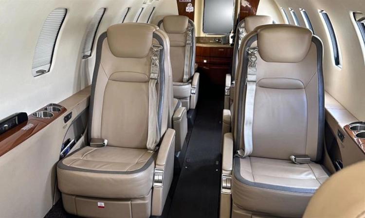 Learjet 75
