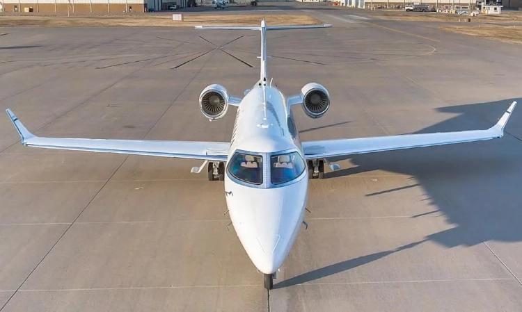 Learjet 75