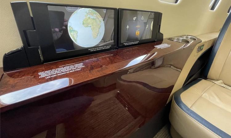 Learjet 75