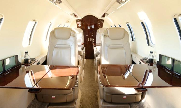 Learjet 75