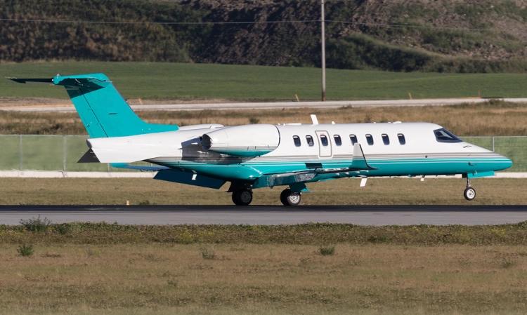 Learjet 75