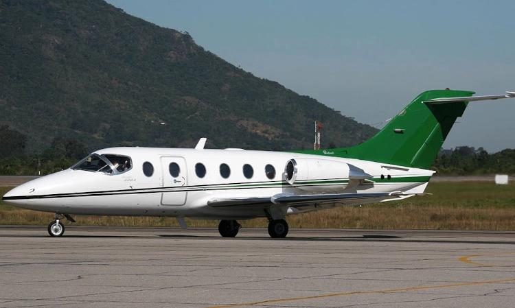 Hawker 400