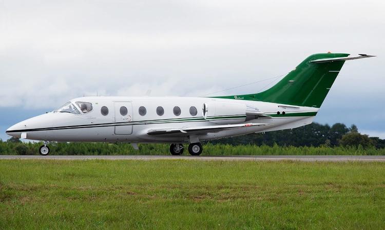 Hawker 400