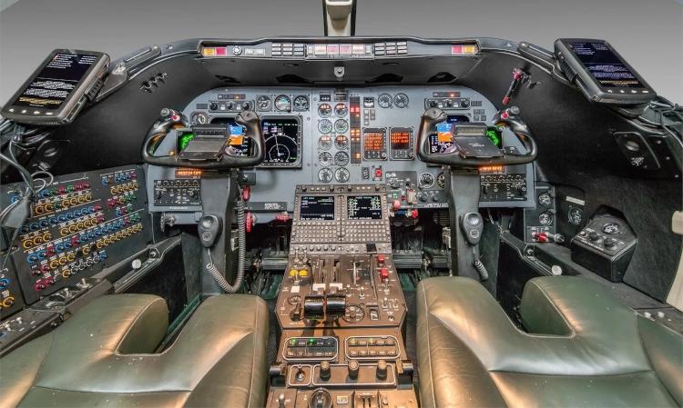 Hawker 400