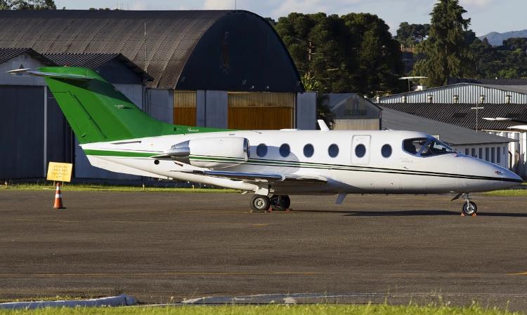 Hawker 400
