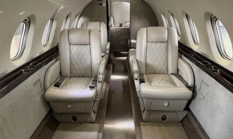 Hawker 750