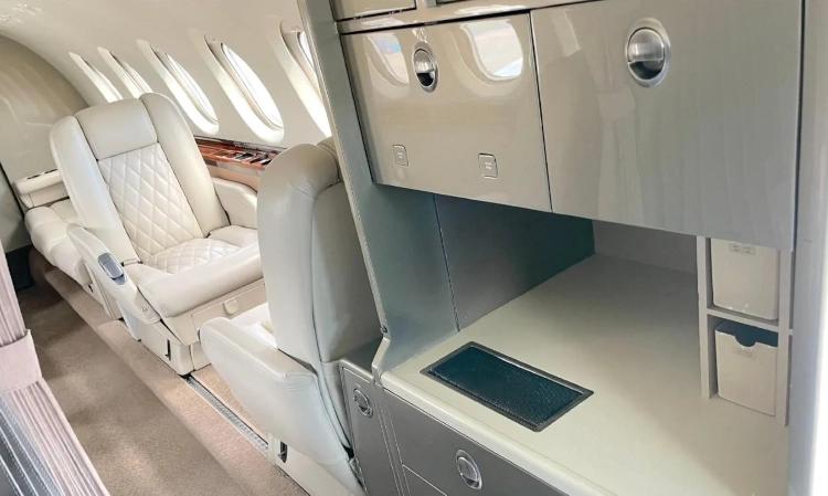 Hawker 750