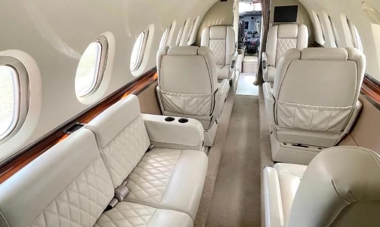 Hawker 750