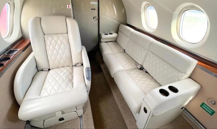 Hawker 750