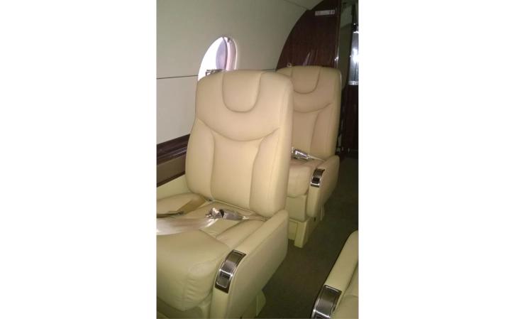 Hawker 400XP