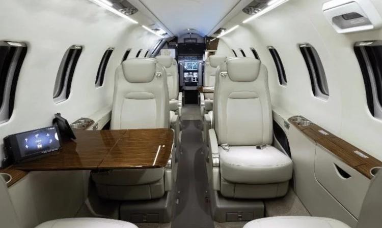 Learjet 75