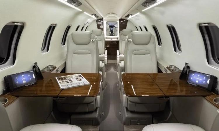 Learjet 75