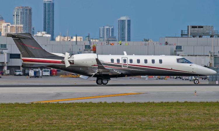 Learjet 75