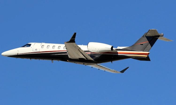 Learjet 75