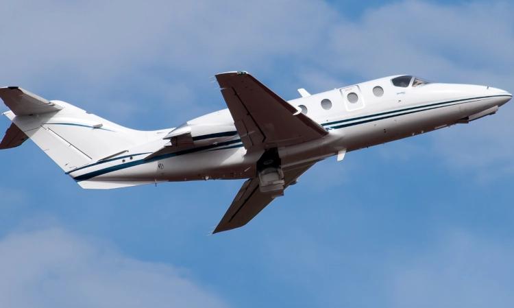 Hawker 400A