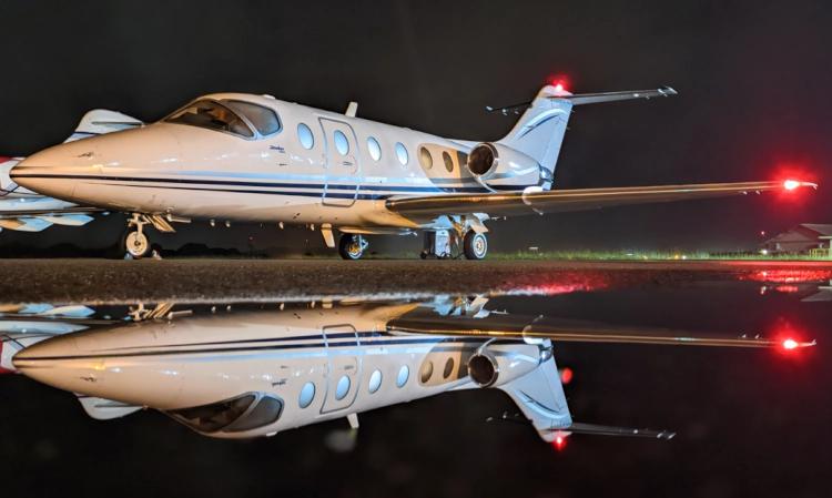 Hawker 400A