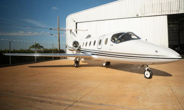 Hawker 400A