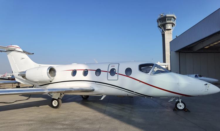 Hawker 400XP