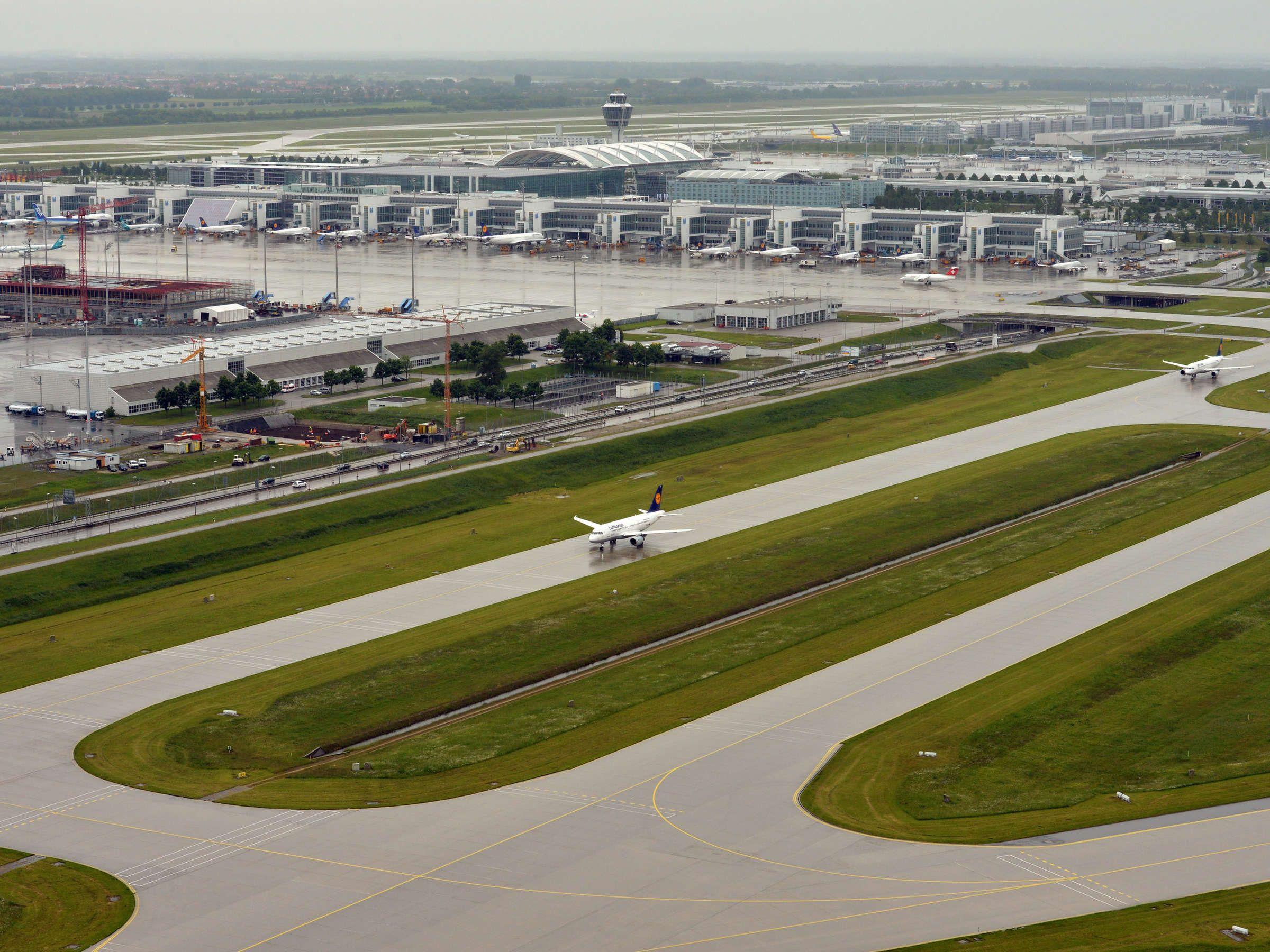 flapper team at toluca airport