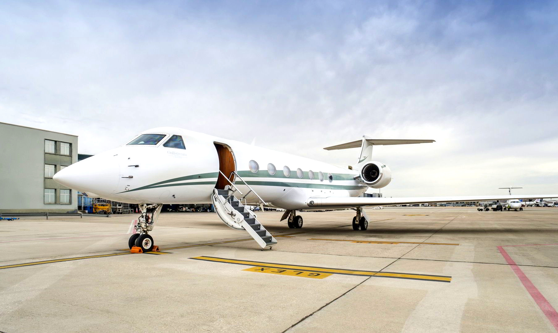 How Much Does It Cost To Maintain A Private Jet