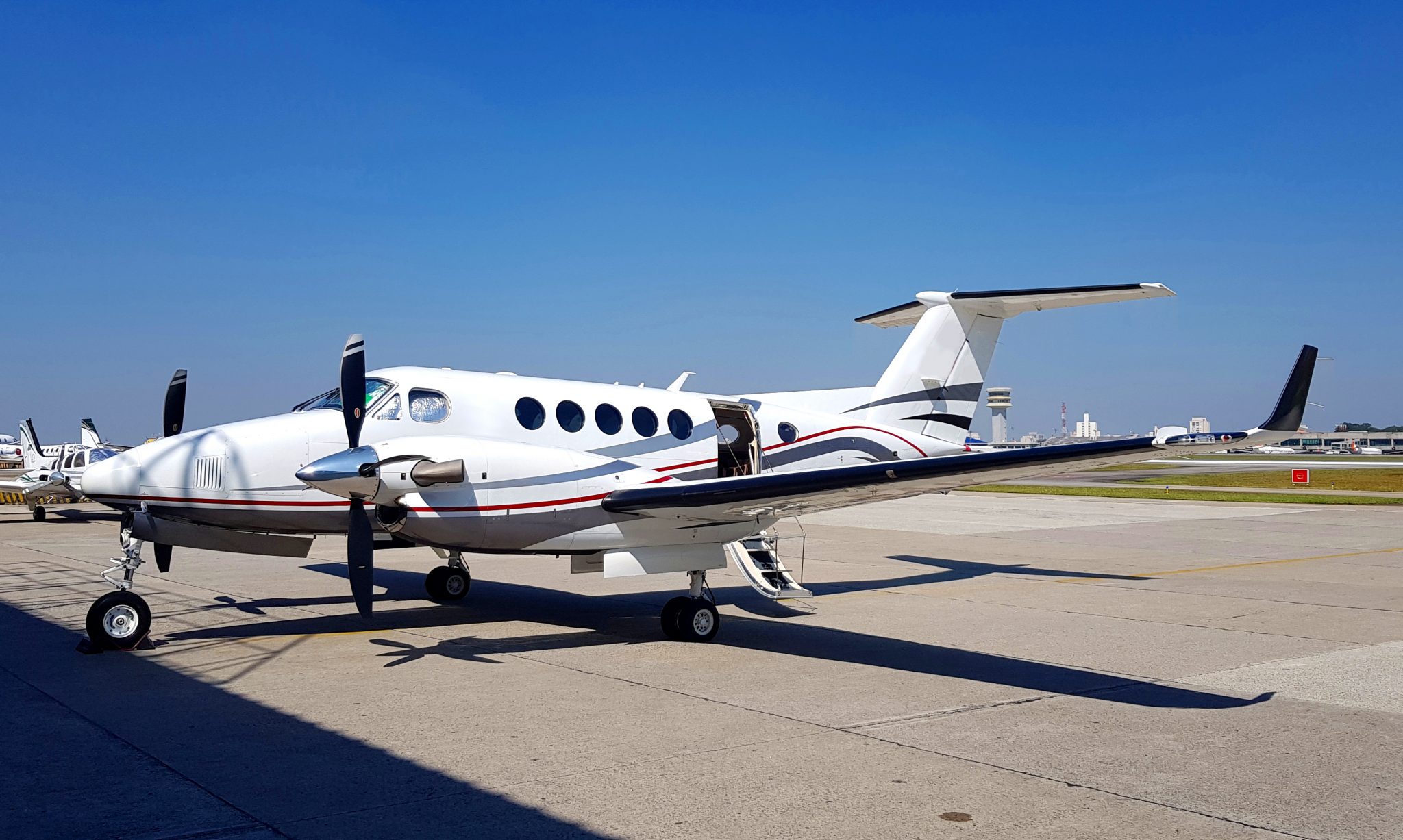 Aircraft for Landing on Unpaved Runways