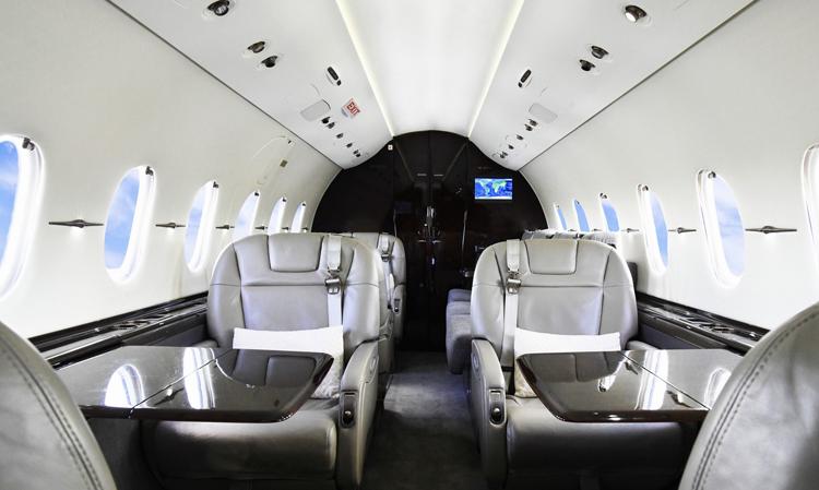 Hawker 4000